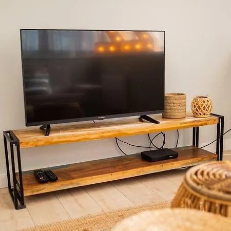 Tastefully 2 Bedroom Serviced 76m2 -kb22- Apartment *