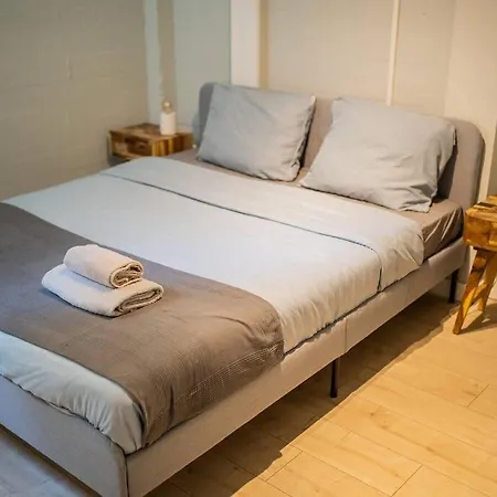 Apartment Tastefully 2 Bedroom Serviced 76m2 -kb22- *