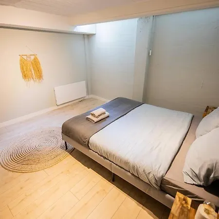 Tastefully 2 Bedroom Serviced 76m2 -kb22- Apartment *