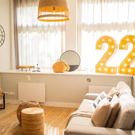 Tastefully 2 Bedroom Serviced 76m2 -kb22- Apartment Rotterdam
