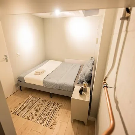 Tastefully 2 Bedroom Serviced 76m2 -kb22- Apartment *