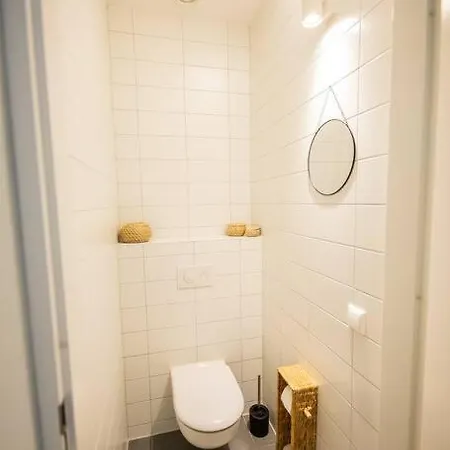 Tastefully 2 Bedroom Serviced 76m2 -kb22- Apartment *