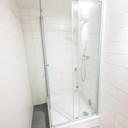Apartment Tastefully 2 Bedroom Serviced 76m2 -kb22-