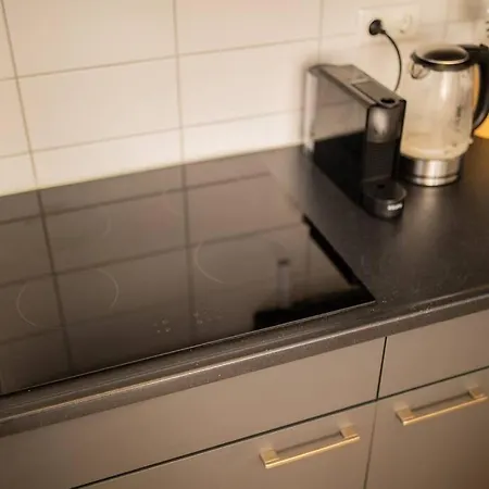 Tastefully 2 Bedroom Serviced 76m2 -kb22- *